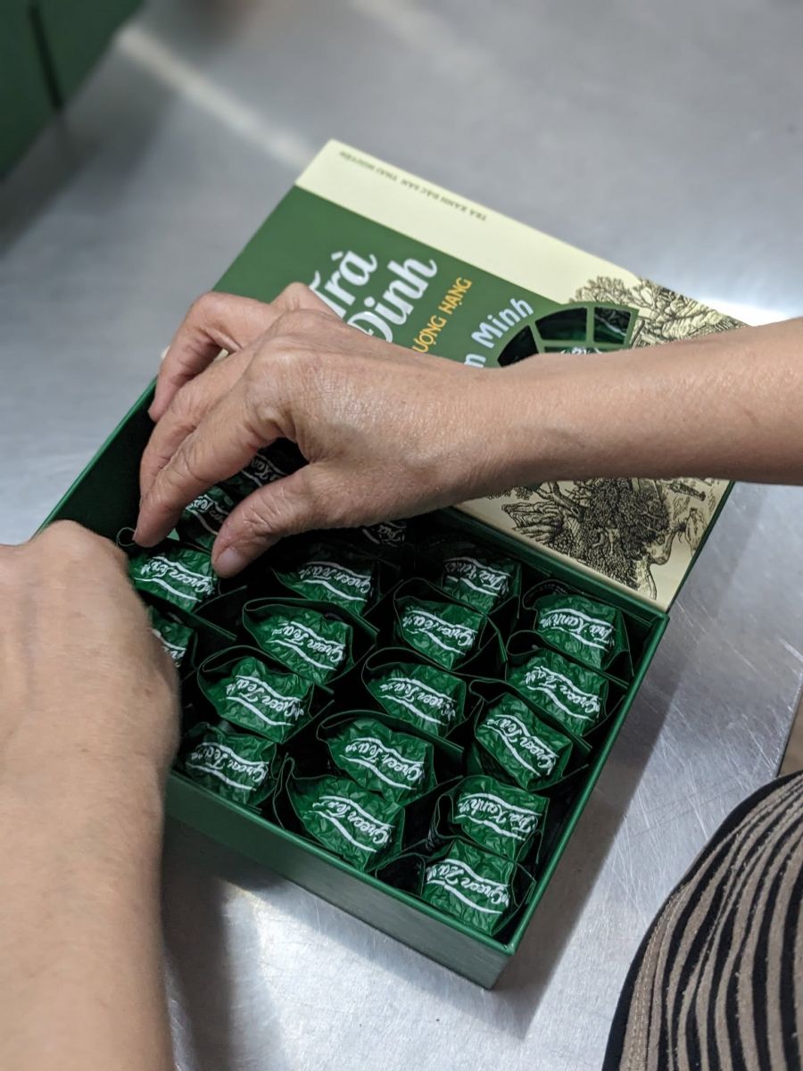 hop-tra-dinh-non-tam-minh hop-tra-dinh-non-tam-minh